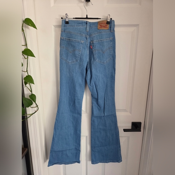 Levi's Flared Jeans - Picture 2 of 5